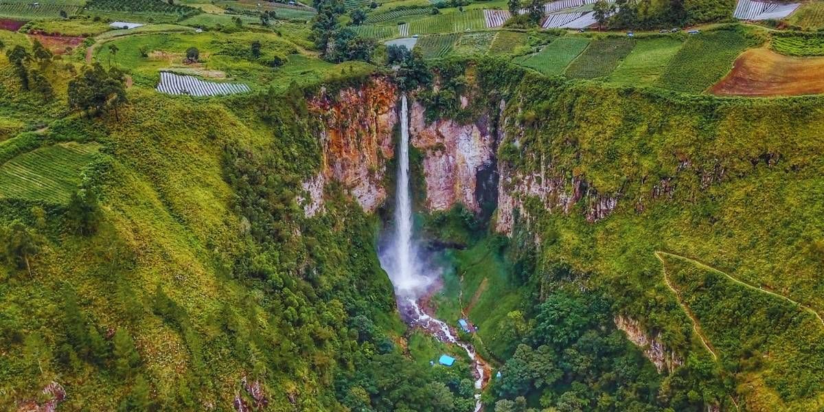 Air Terjun Sipiso Piso