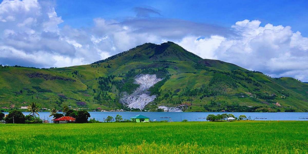 Gunung Pusuk Buhit