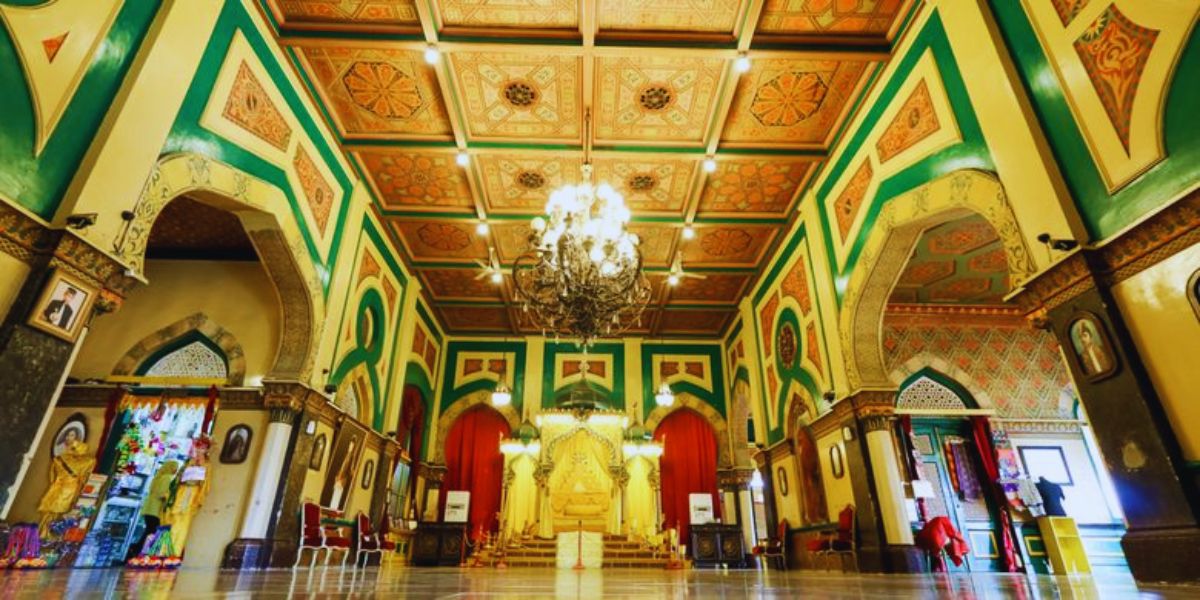 Ikon Kota Medan: Fakta Unik Istana Maimun yang Mengagumkan